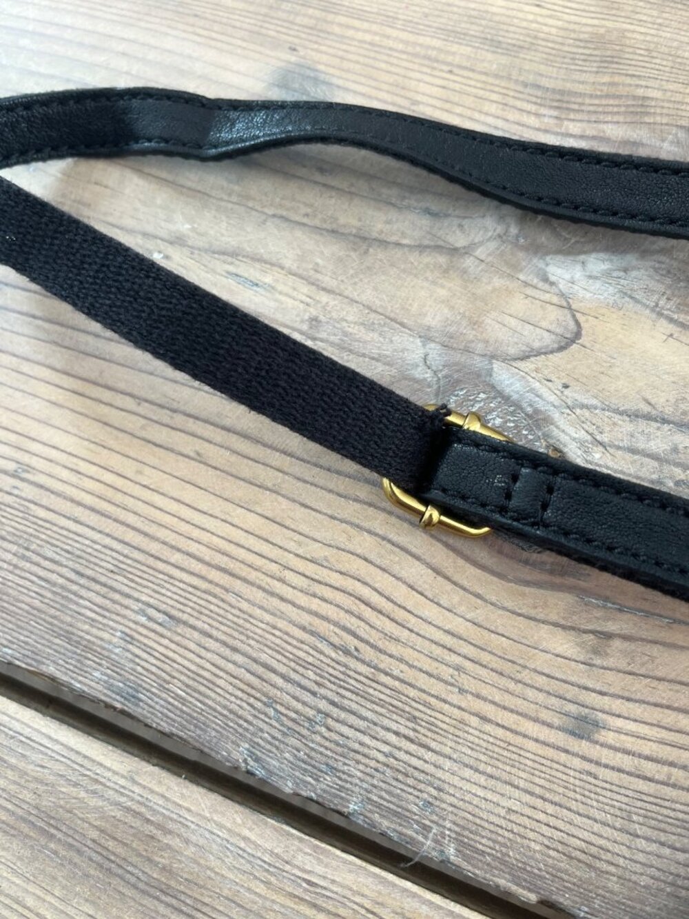 Fossil Black Leather Crossbody Bag with Brass Hardware Small Y2K - Picture 5 of 9